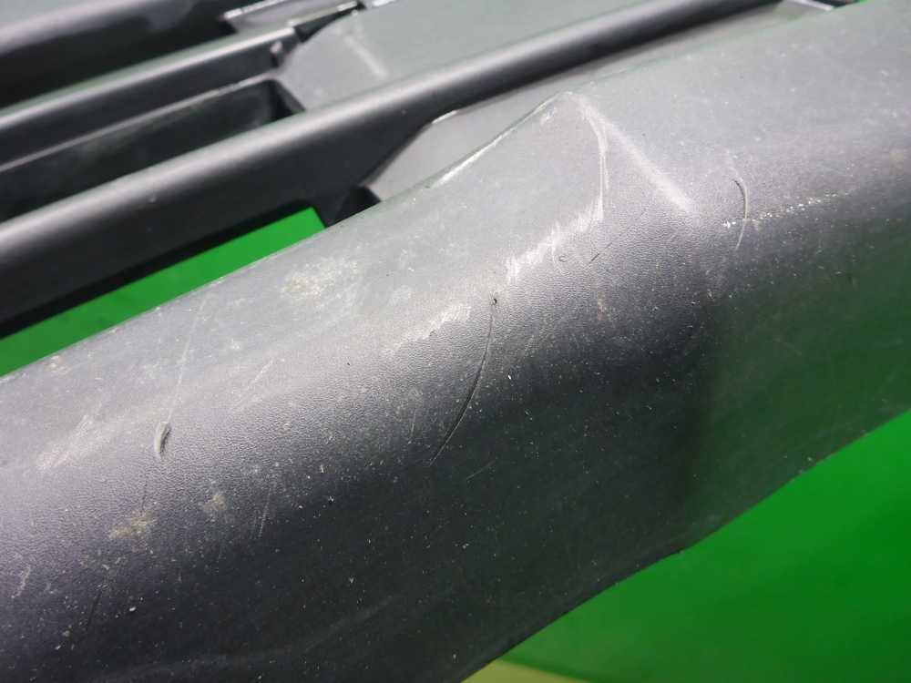 Решетка в бампер центральная