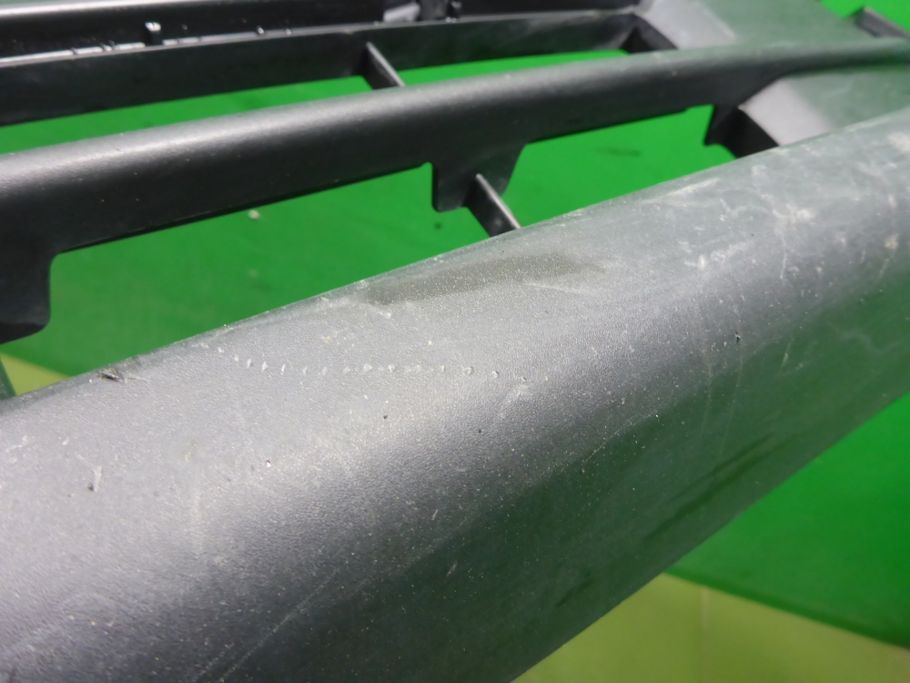 Решетка в бампер центральная