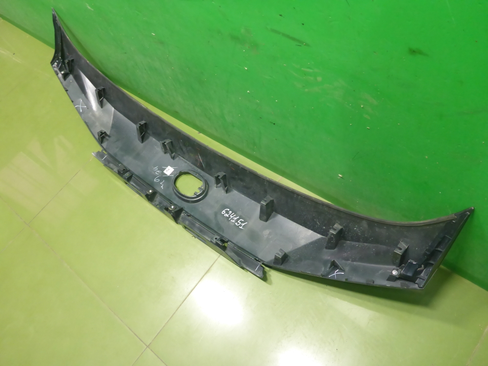 Накладка двери багажника