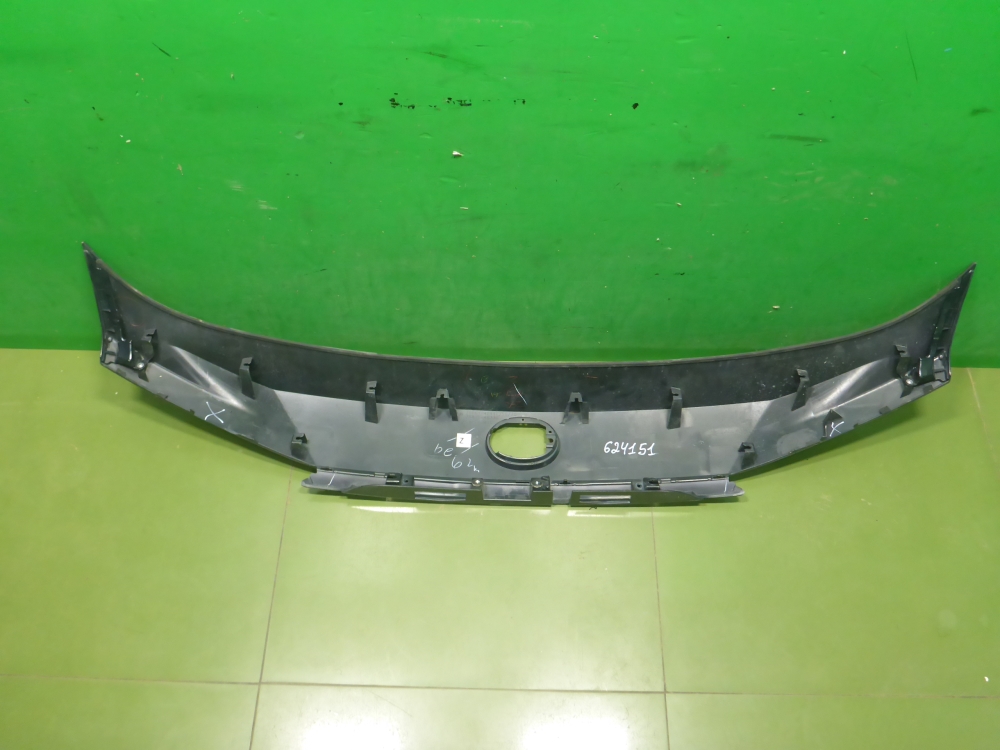 Накладка двери багажника