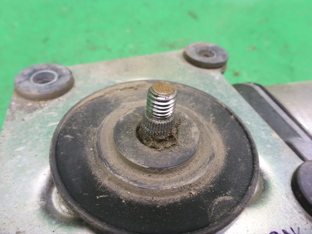 Моторчик стеклоочистителя передний