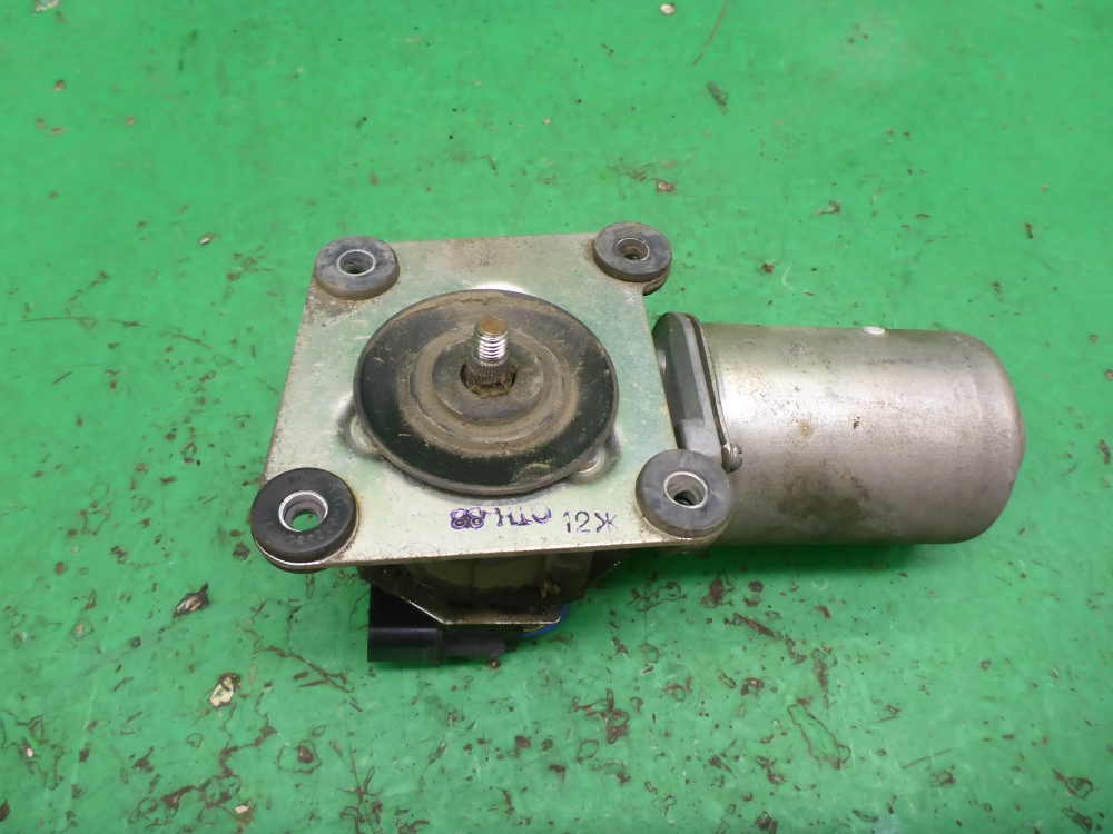 Моторчик стеклоочистителя передний