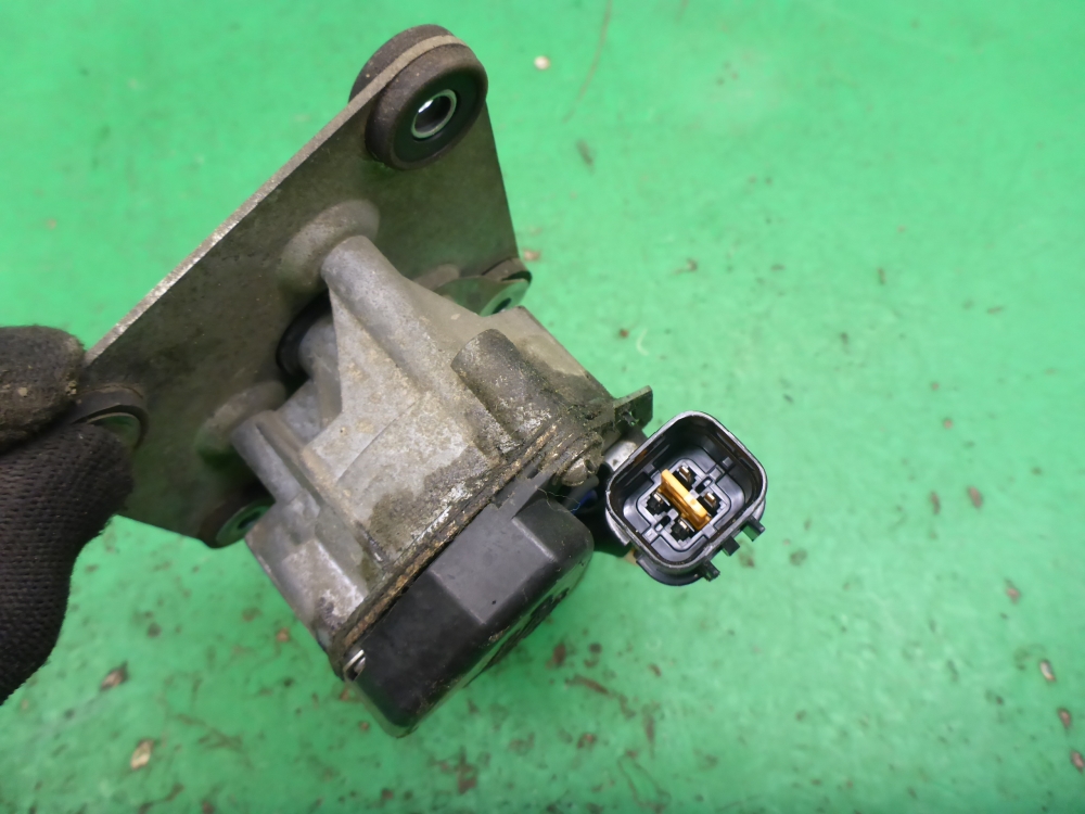 Моторчик стеклоочистителя передний