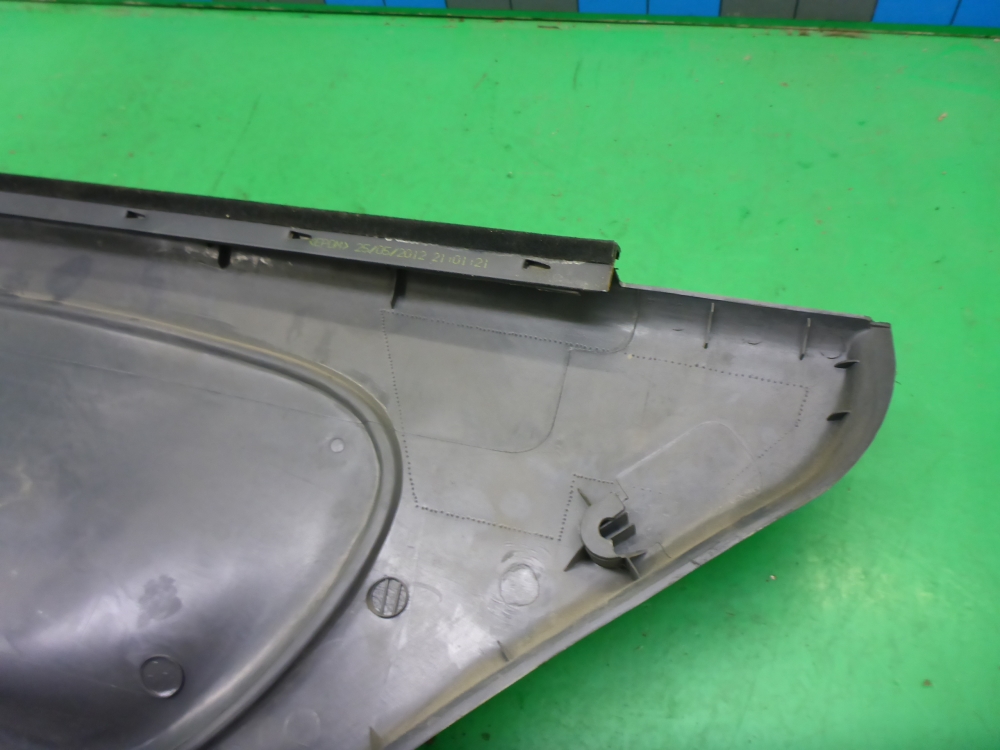 Обшивка двери задней левой