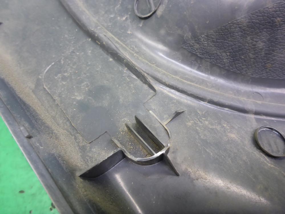 Обшивка двери задней правой