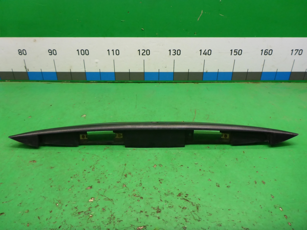 Накладка двери багажника