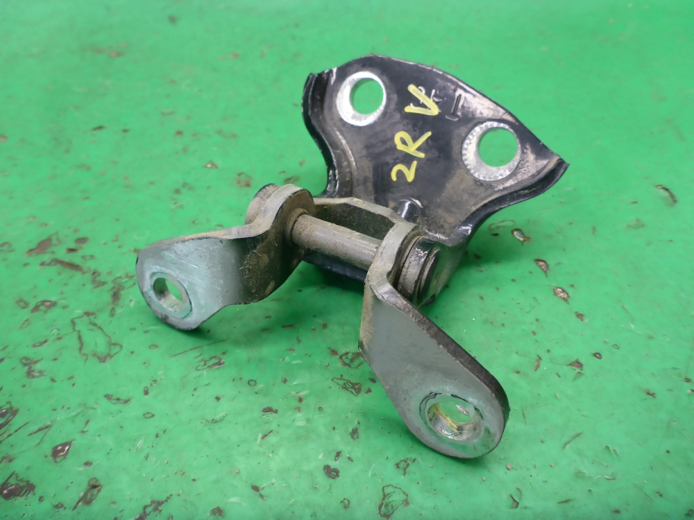 Петля двери задней правой верхняя