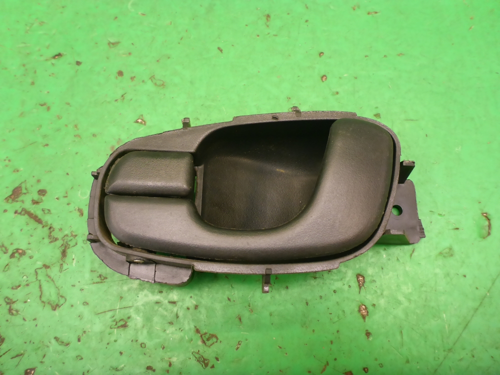 Ручка двери задней внутренняя левая