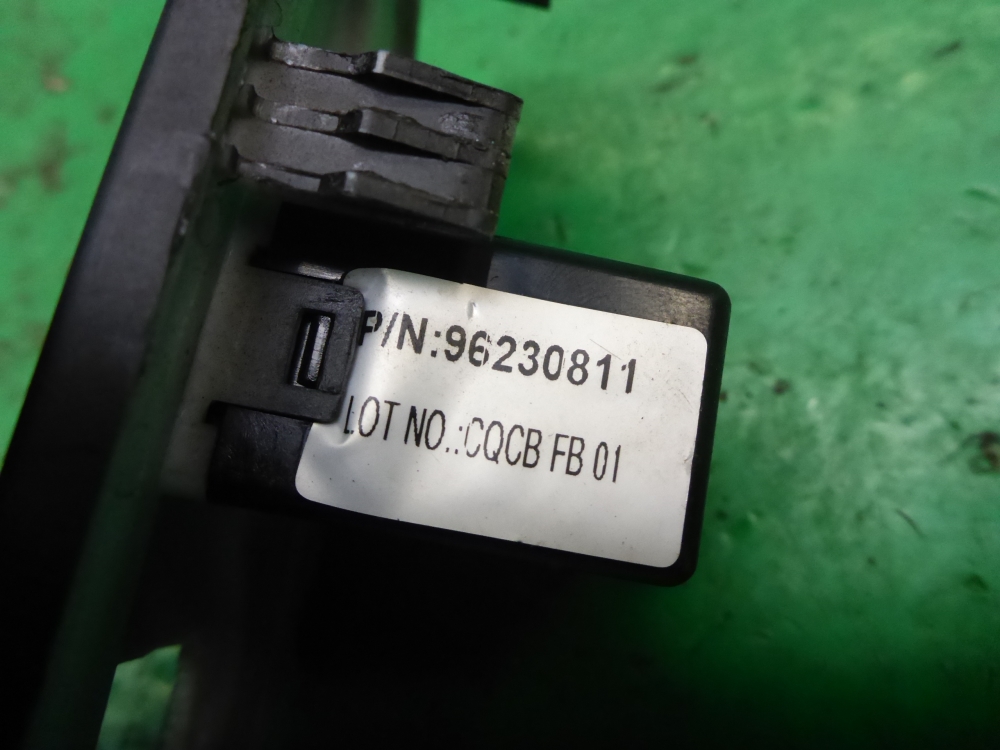 Кнопка корректора фар