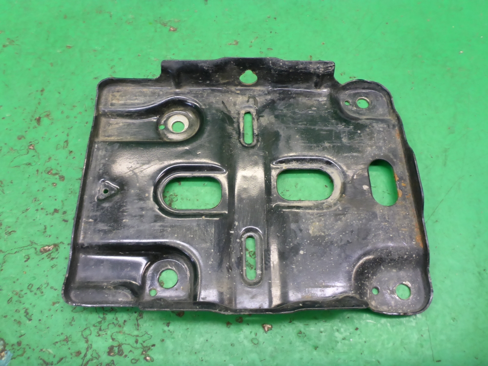 Площадка под аккумулятор (АКБ)