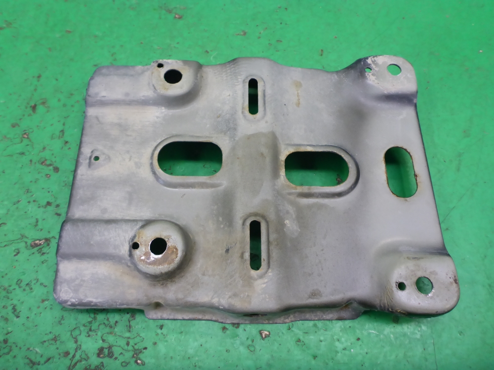 Площадка под аккумулятор (АКБ)