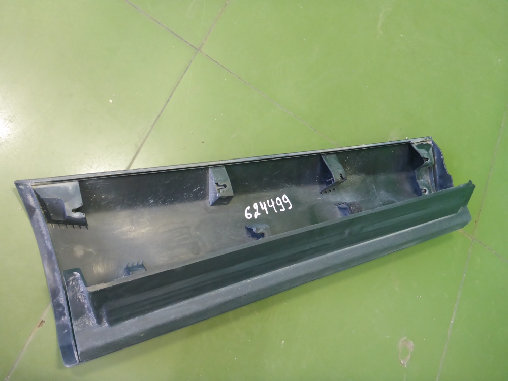 Накладка двери задней левой