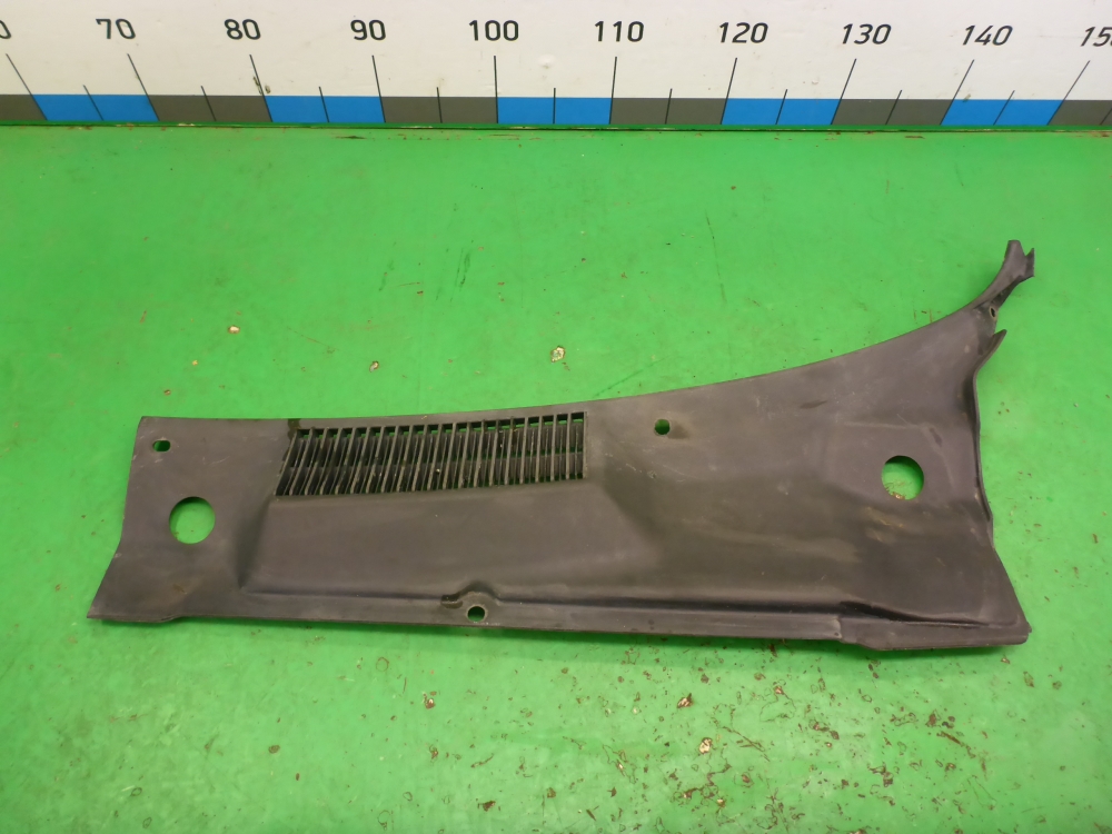 Решетка стеклоочистителей (Жабо)