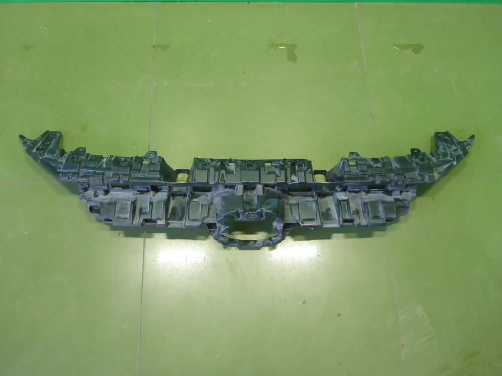 Кронштейн переднего бампера