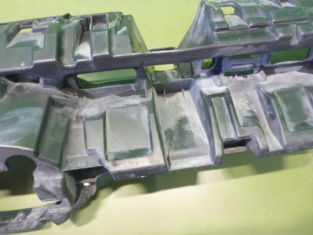 Кронштейн переднего бампера