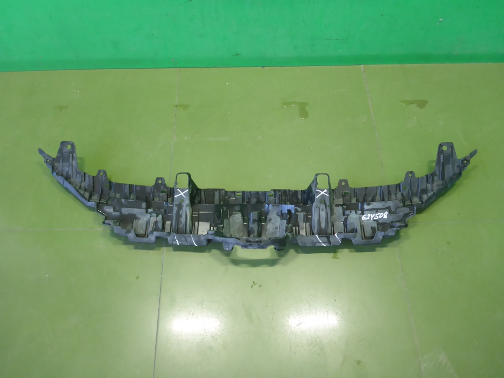 Кронштейн переднего бампера