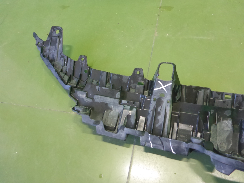 Кронштейн переднего бампера