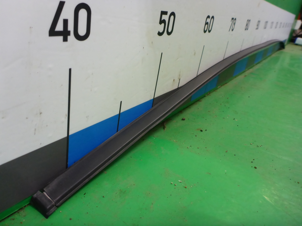 Молдинг крыши правый