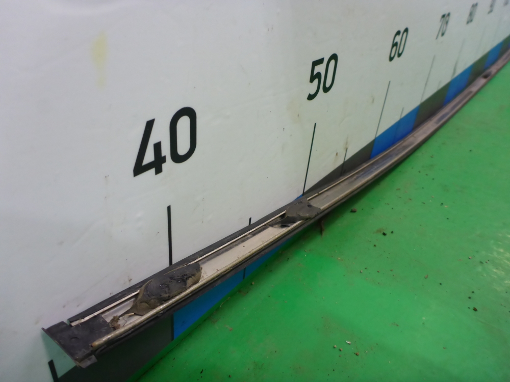 Молдинг крыши правый