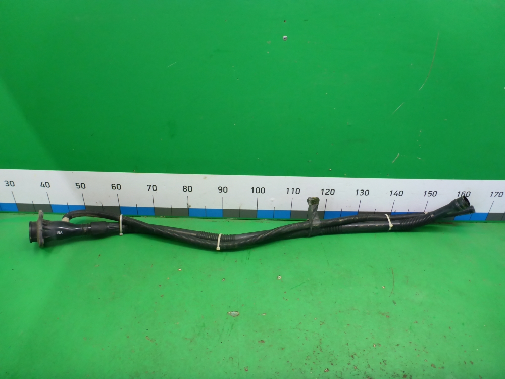 Горловина топливного бака