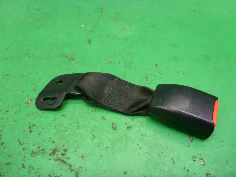 Ответная часть ремня безопасности