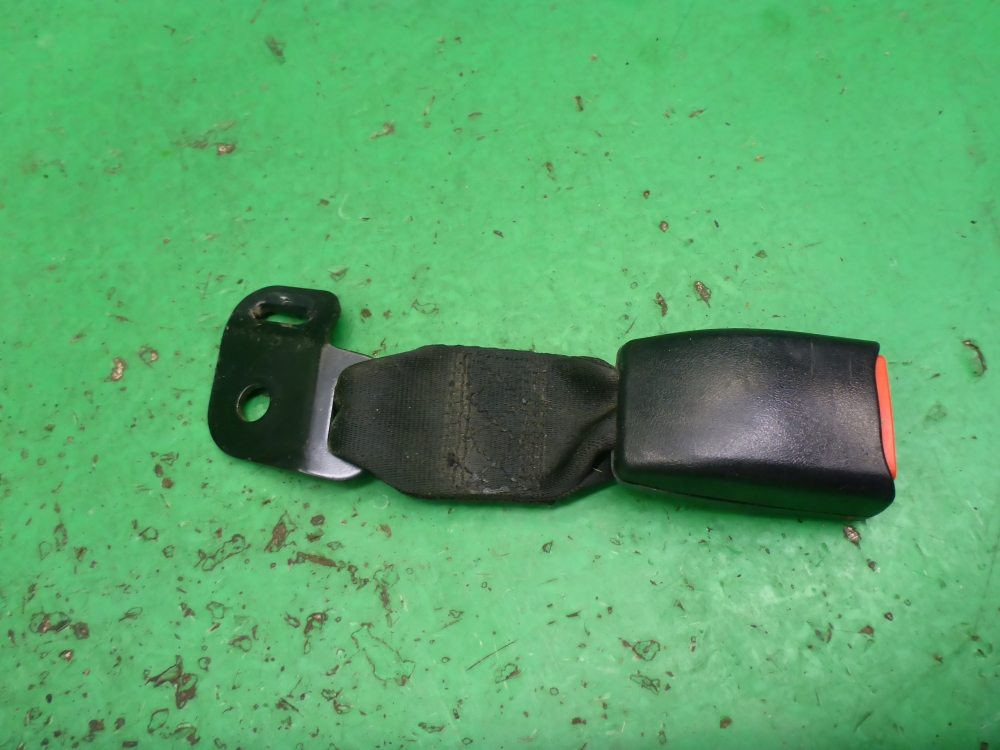 Ответная часть ремня безопасности