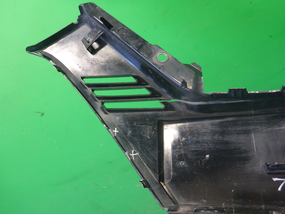 Накладка переднего бампера