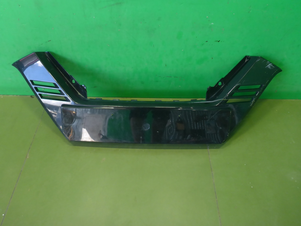 Накладка переднего бампера