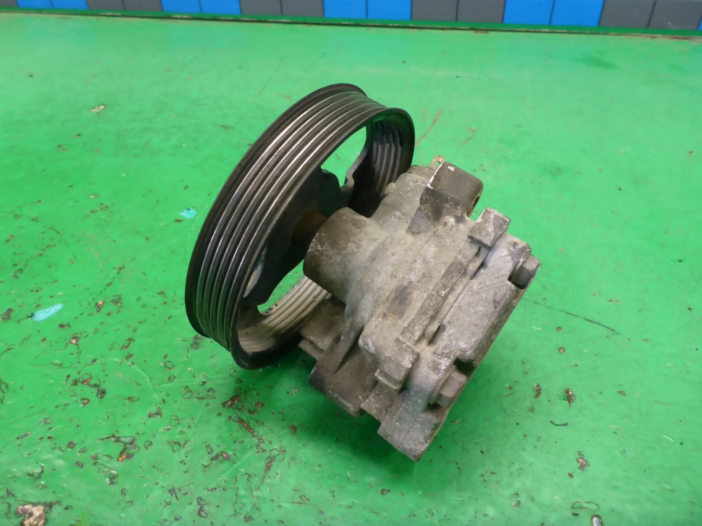 Насос ГУР (гидроусилитель руля)