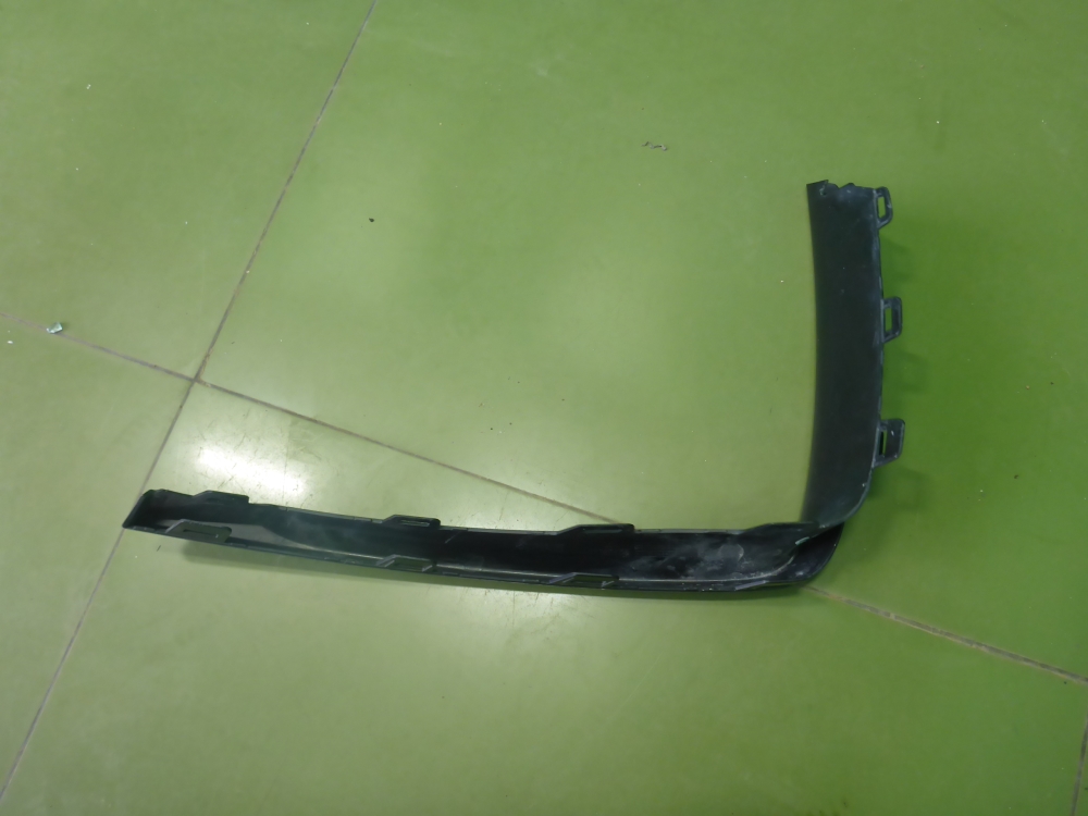 Накладка переднего бампера левая