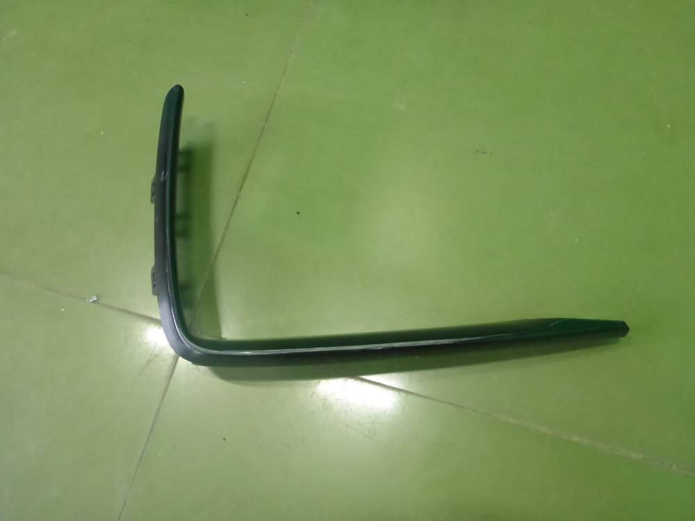 Накладка переднего бампера левая