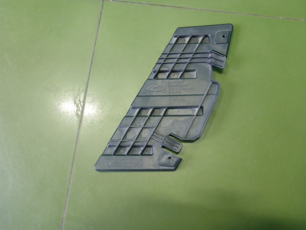 Кронштейн заднего бампера правый