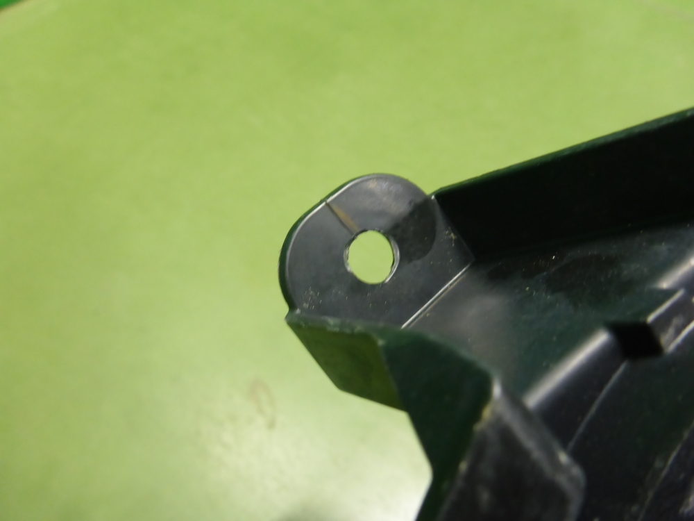 Рамка противотуманной фары правой