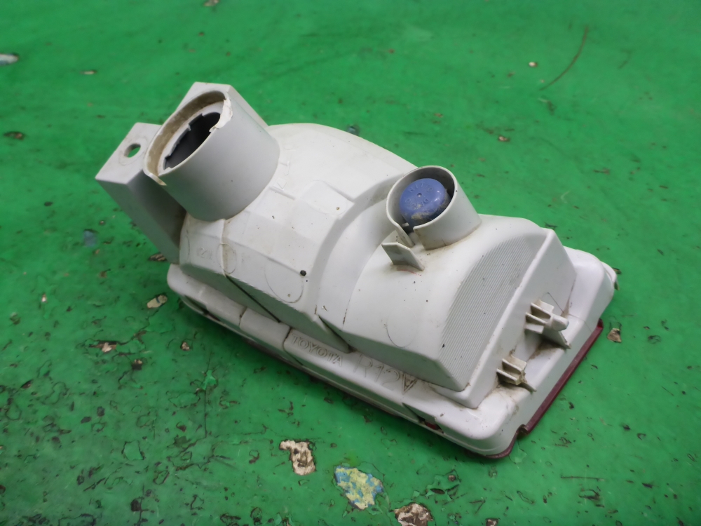 Фонарь задний в бампер правый