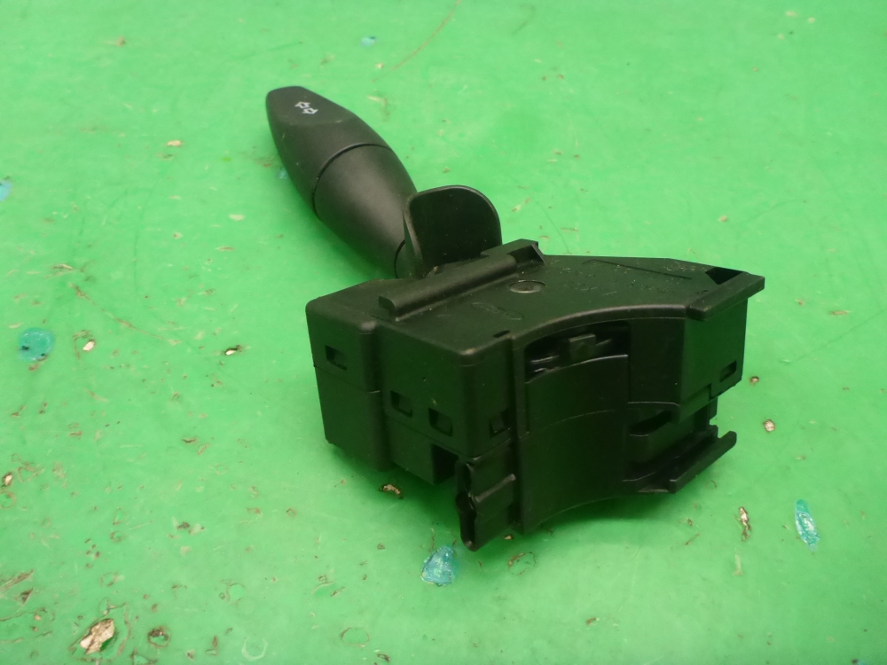 Переключатель поворотов подрулевой