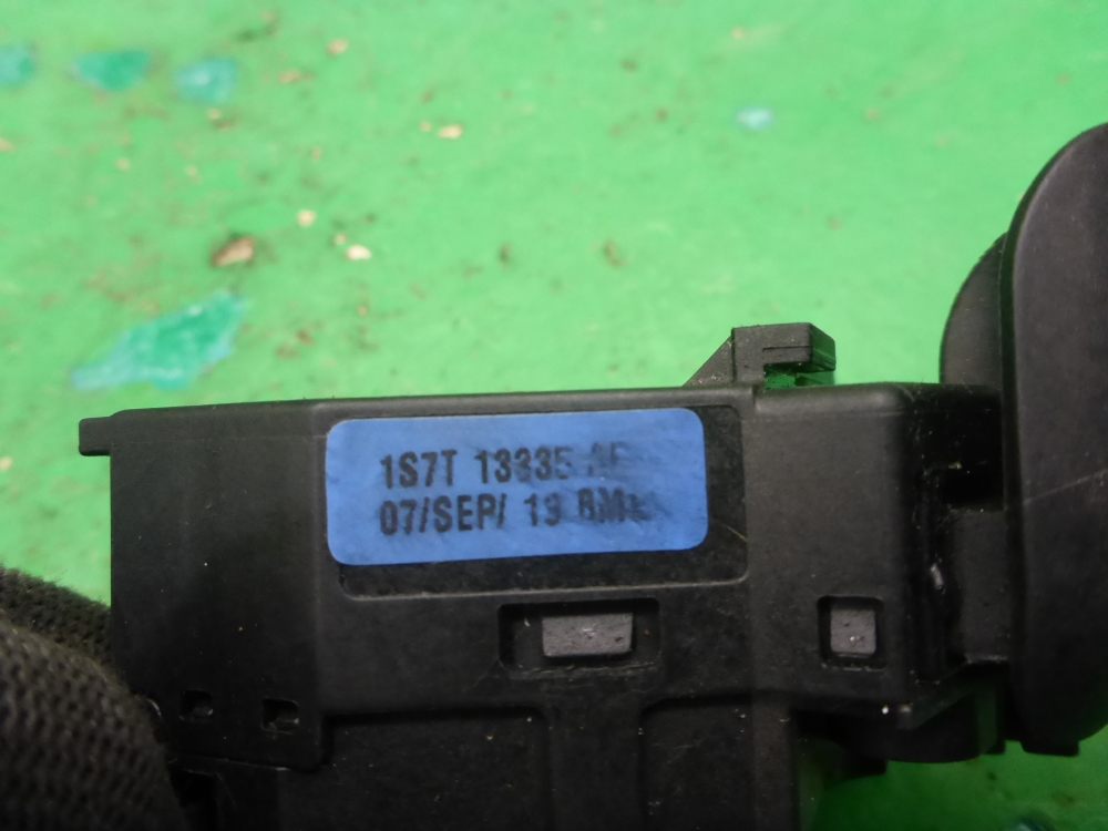 Переключатель поворотов подрулевой