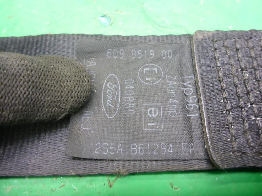 Ремень безопасности