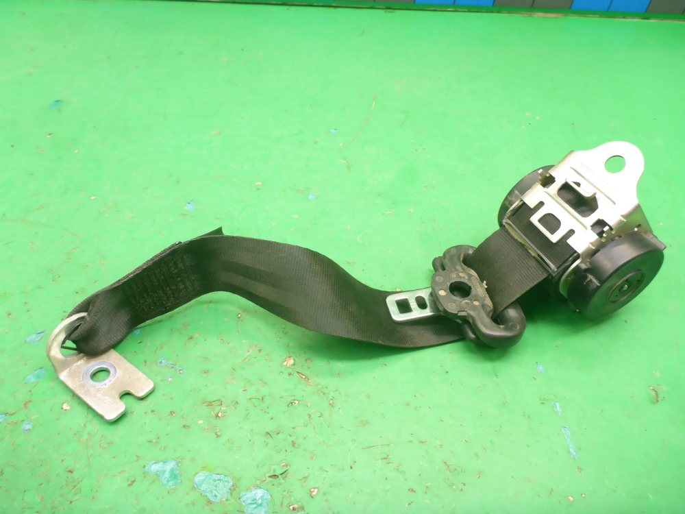 Ремень безопасности