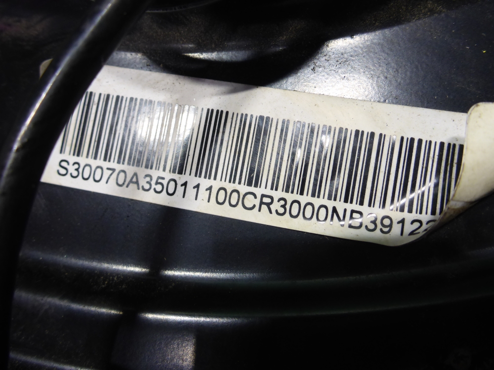 Кулак поворотный передний левый