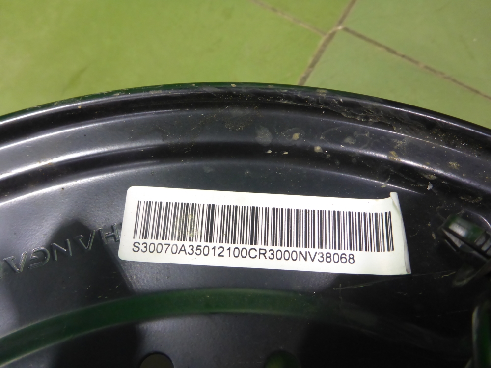 Кулак поворотный передний правый