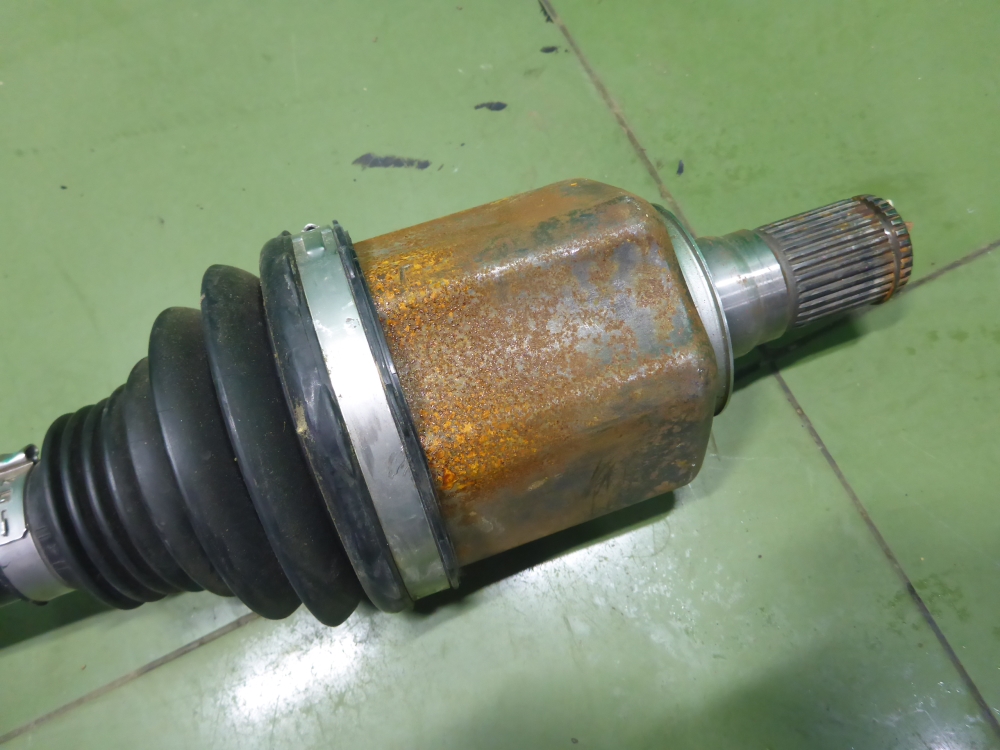 Полуось передняя левая