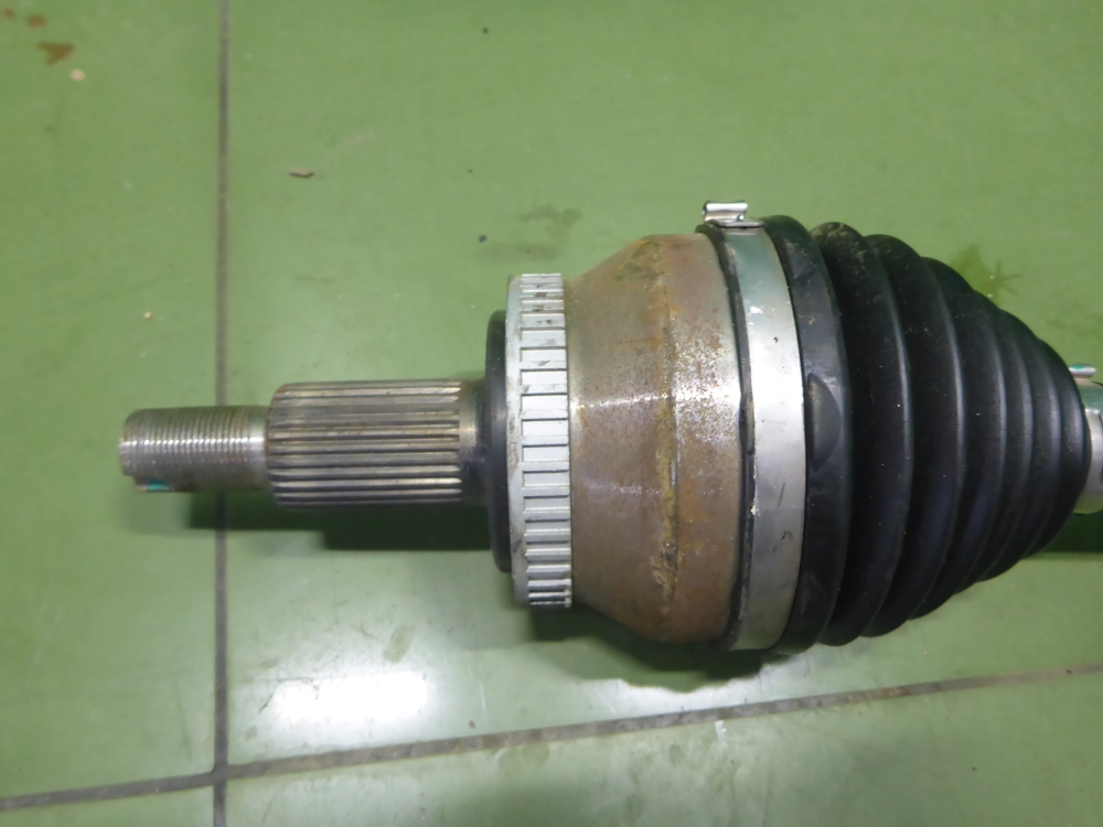 Полуось передняя левая