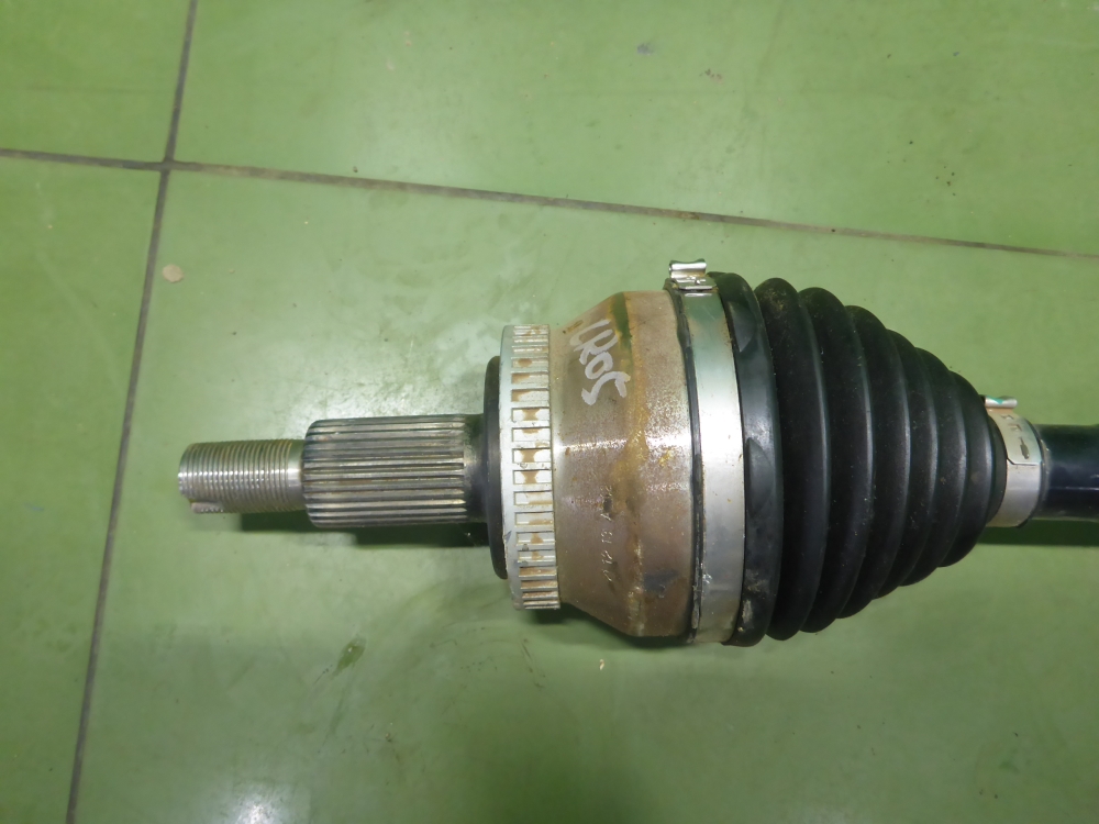 Полуось передняя правая