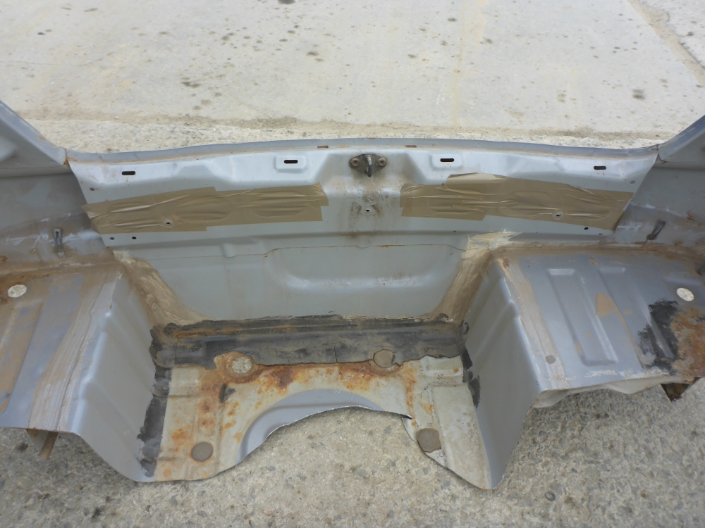 Панель задняя