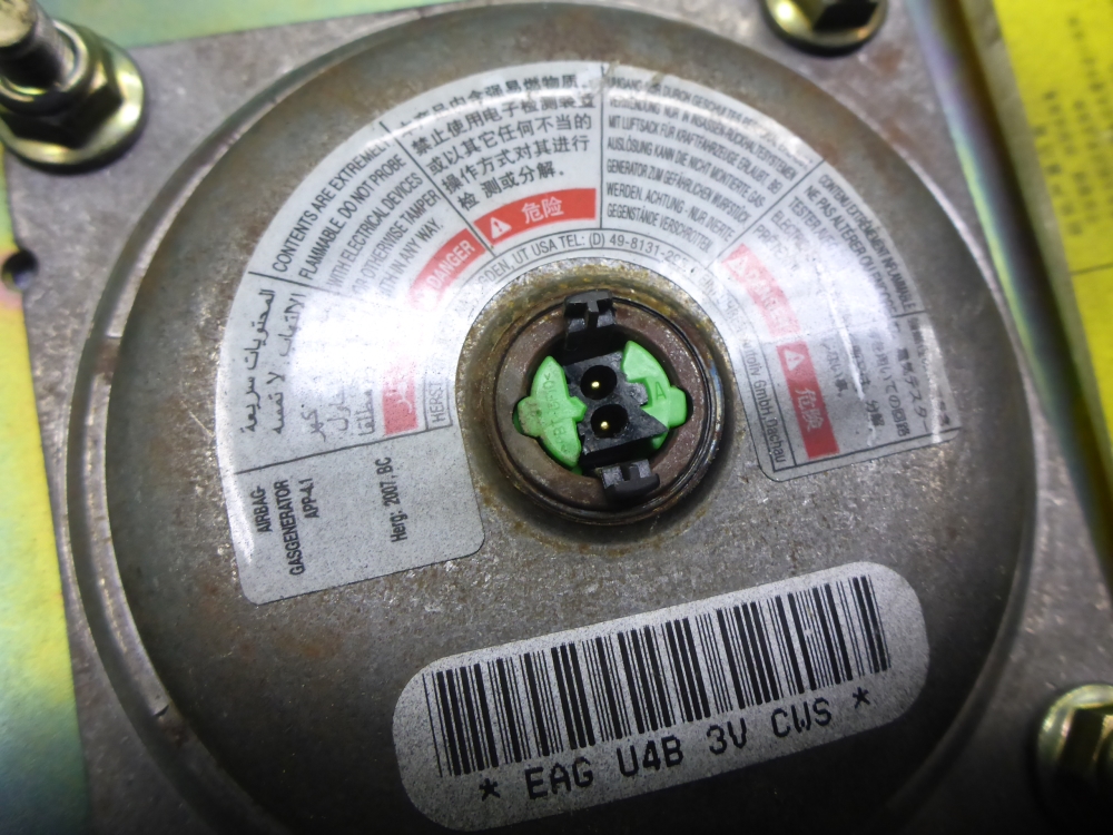 Подушка безопасности пассажирская (в торпедо)