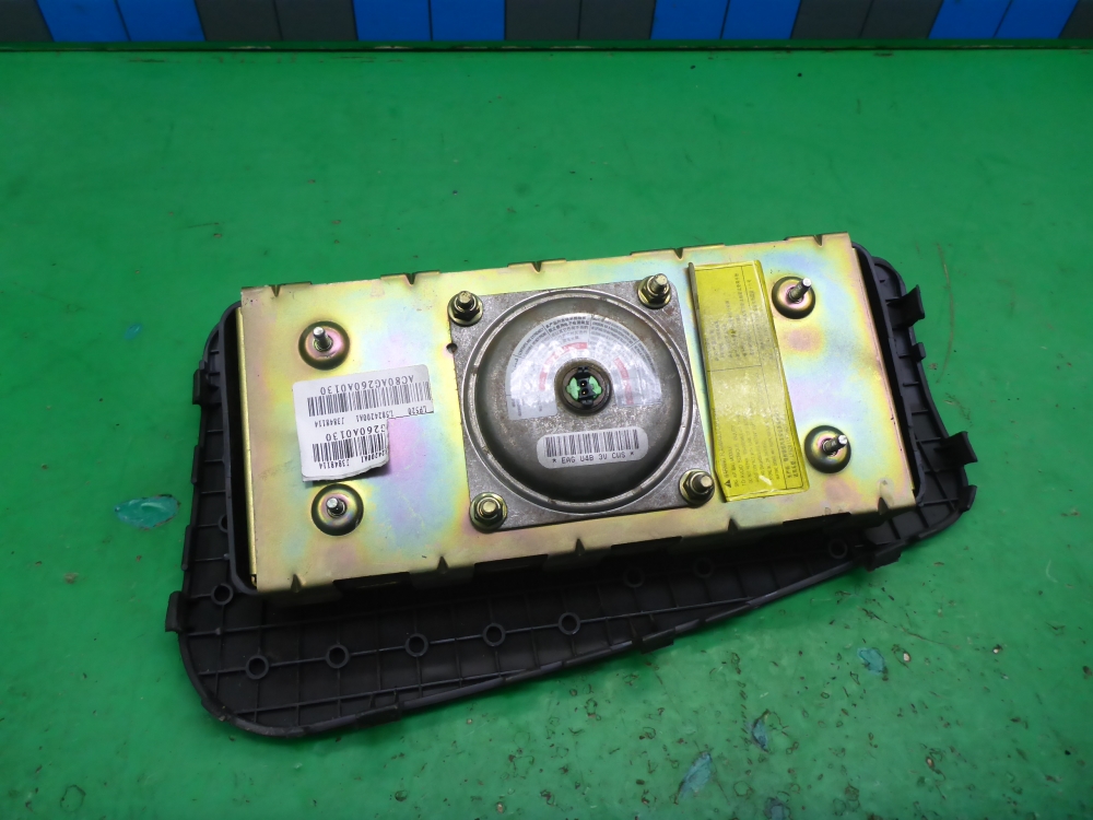 Подушка безопасности пассажирская (в торпедо)