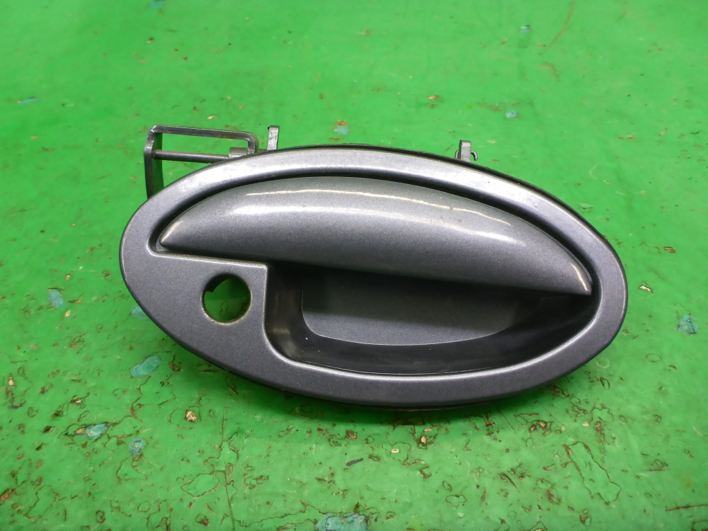 Ручка двери передней наружная правая