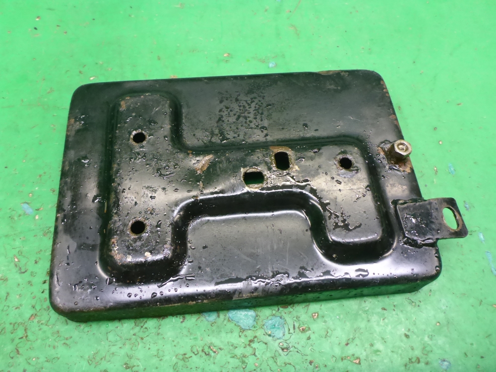 Площадка под аккумулятор (АКБ)