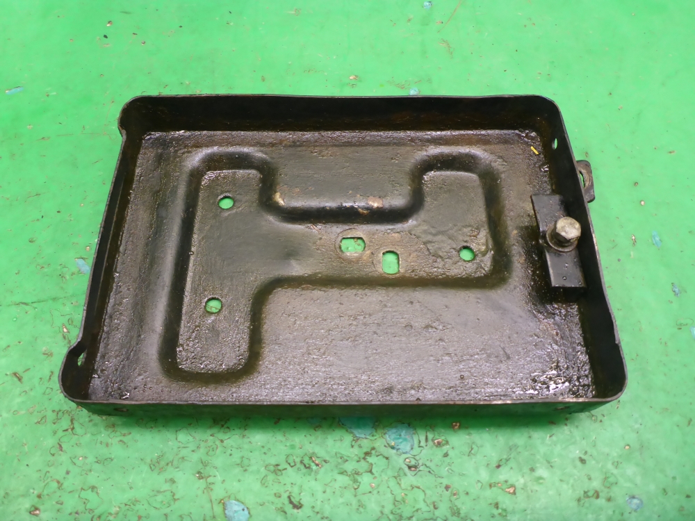 Площадка под аккумулятор (АКБ)