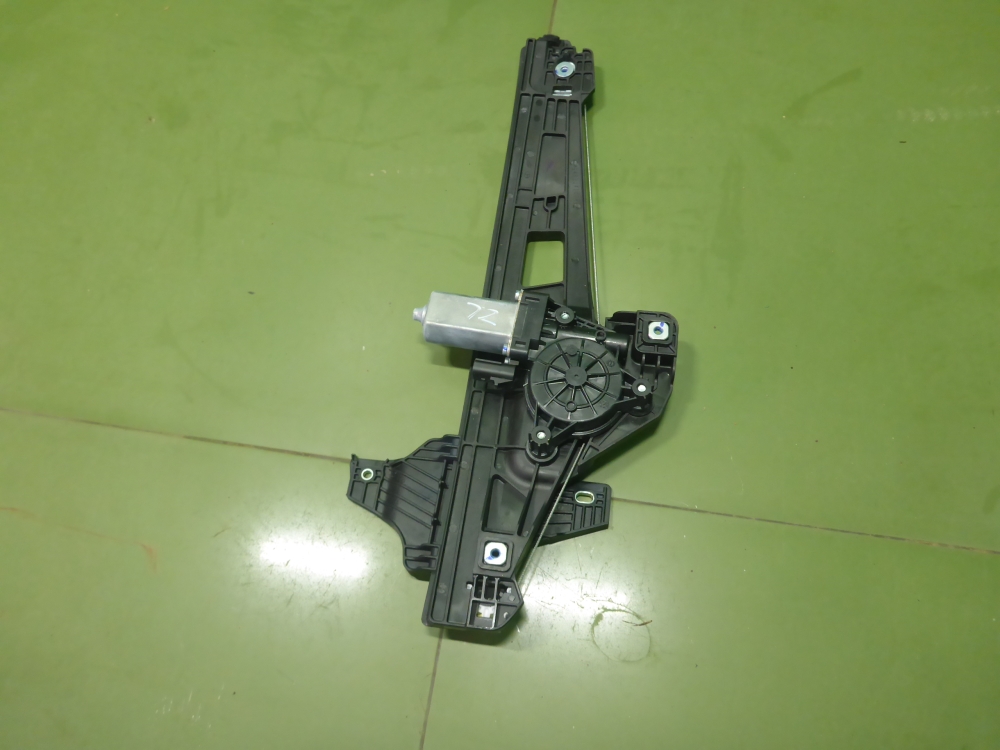 Стеклоподъемник электр. задний левый